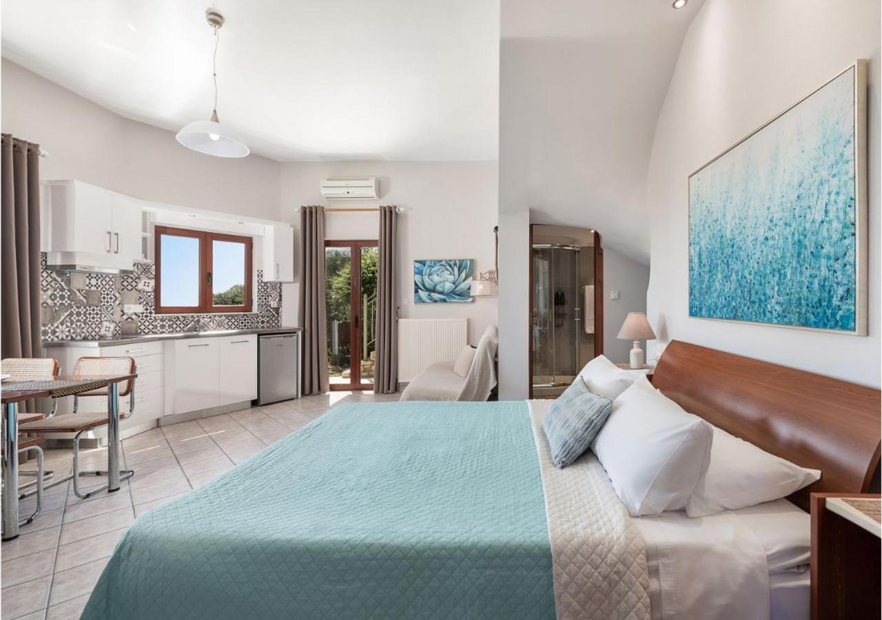 Andromia Studios & Apartments Agia Marina Екстериор снимка