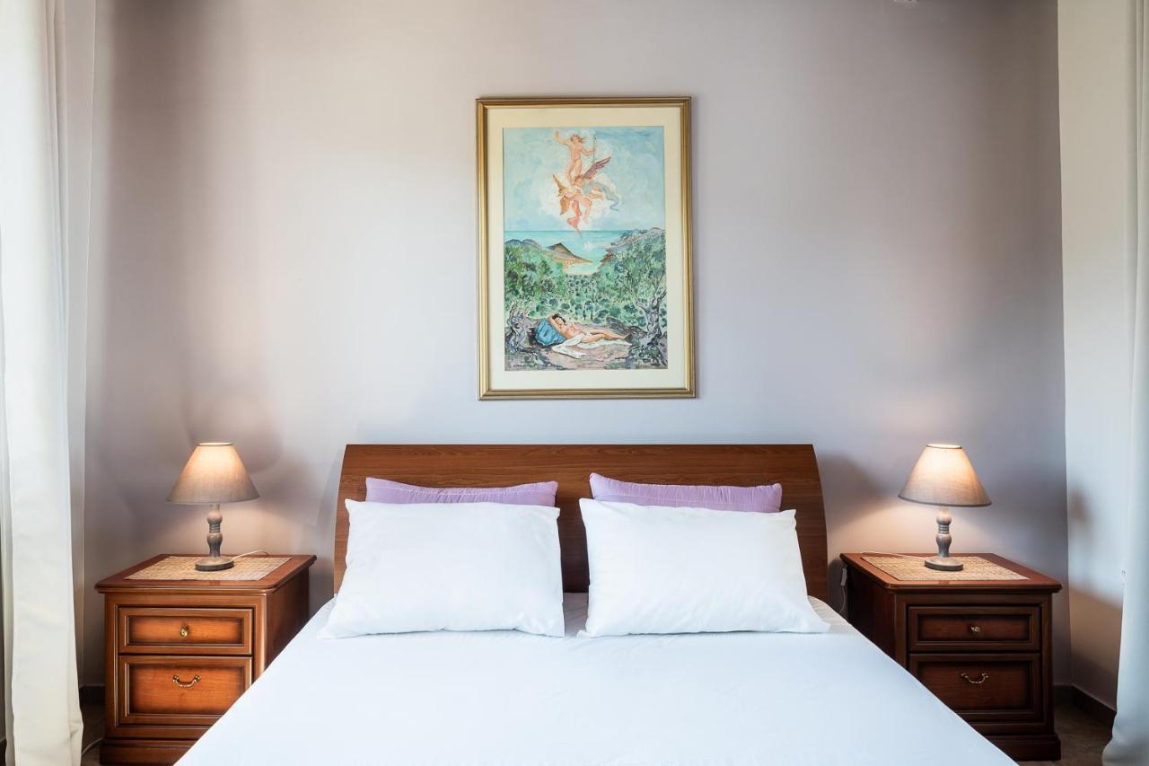 Andromia Studios & Apartments Agia Marina Екстериор снимка