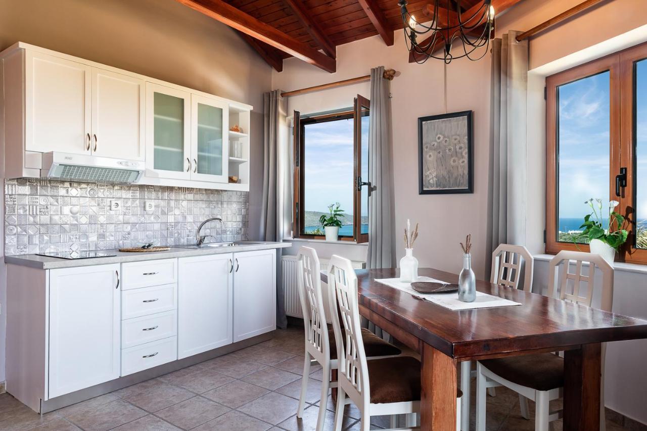 Andromia Studios & Apartments Agia Marina Екстериор снимка