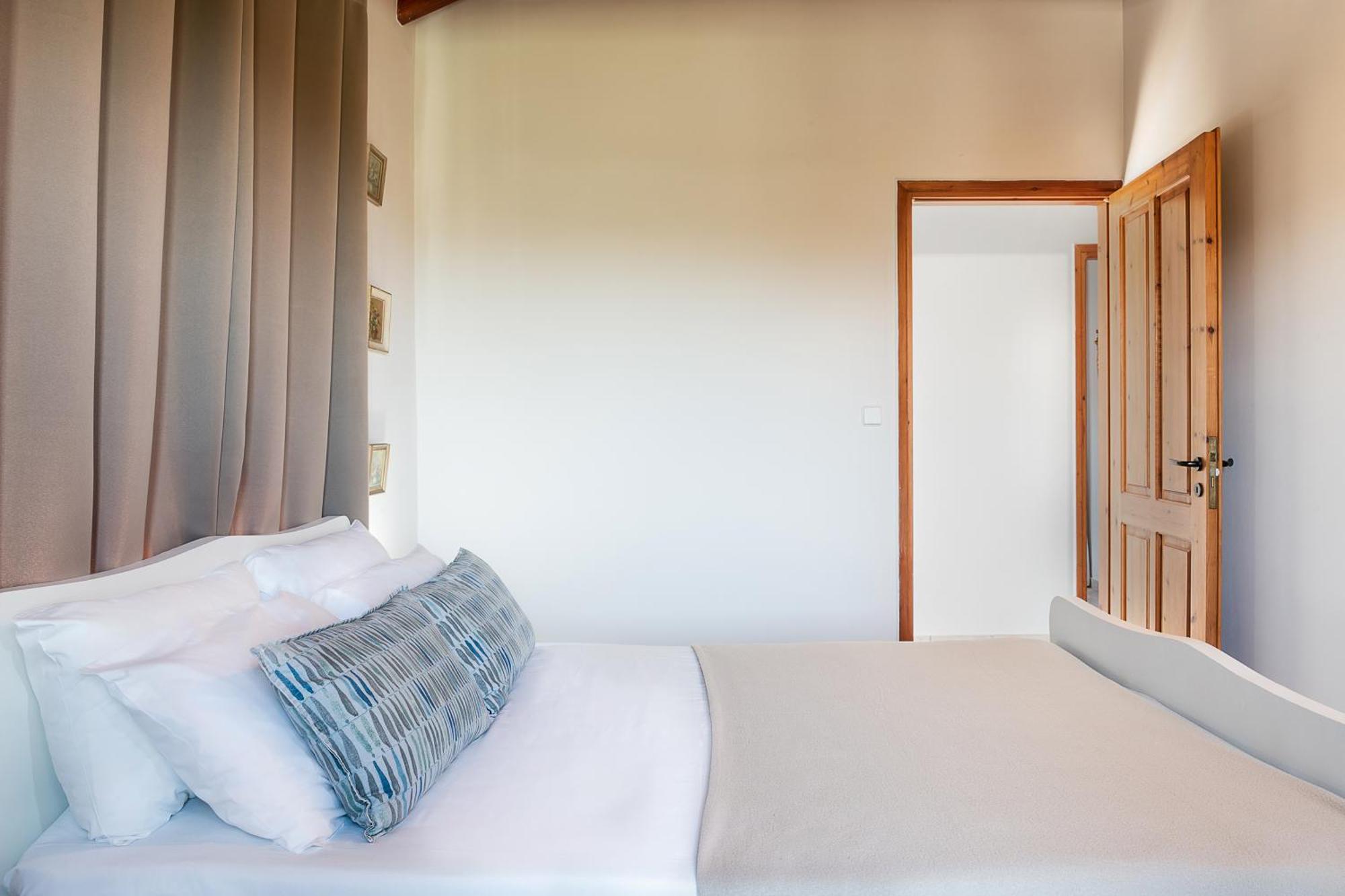 Andromia Studios & Apartments Agia Marina Стая снимка
