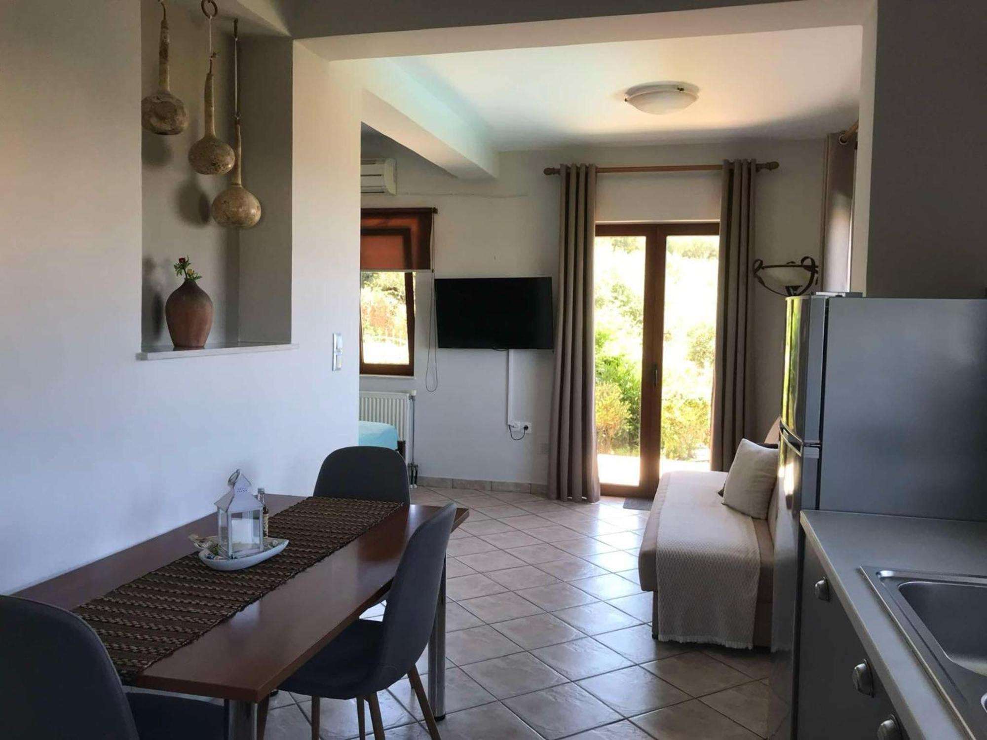 Andromia Studios & Apartments Agia Marina Екстериор снимка