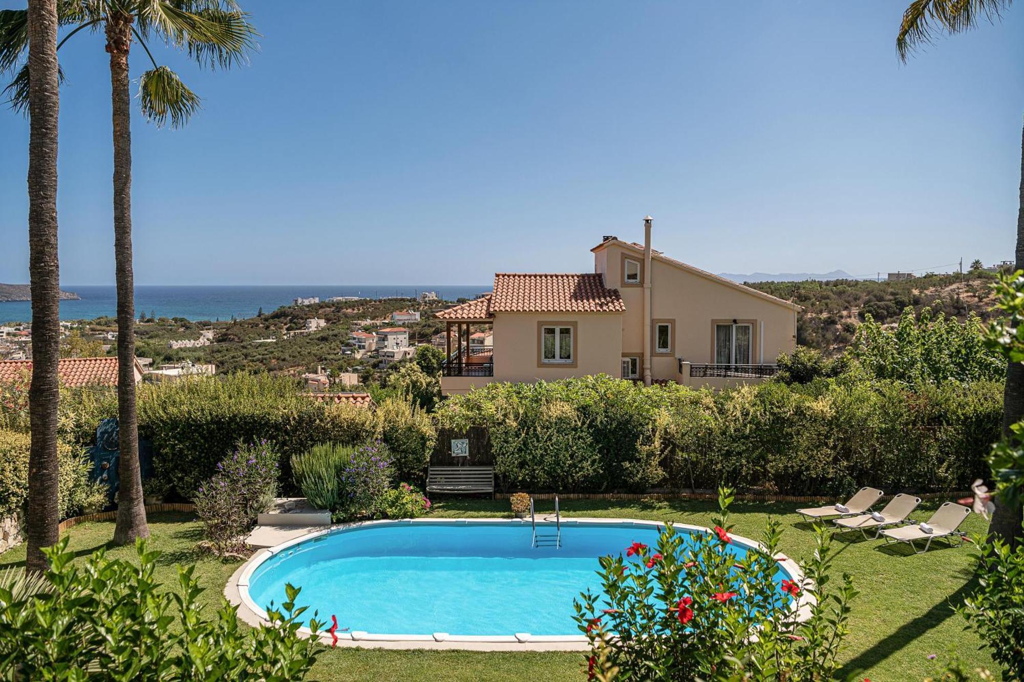 Andromia Studios & Apartments Agia Marina Екстериор снимка