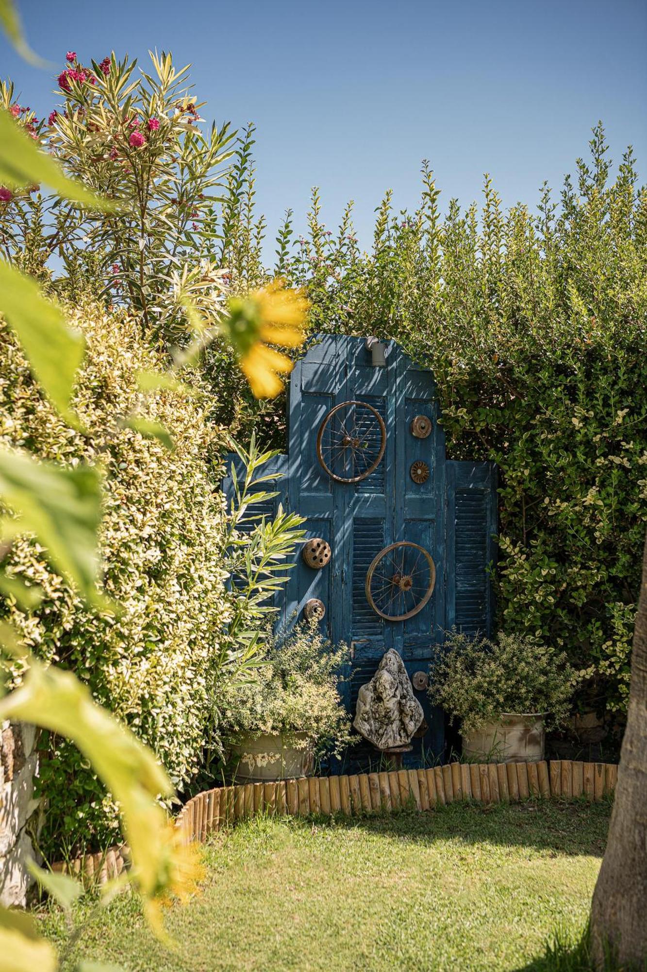 Andromia Studios & Apartments Agia Marina Екстериор снимка