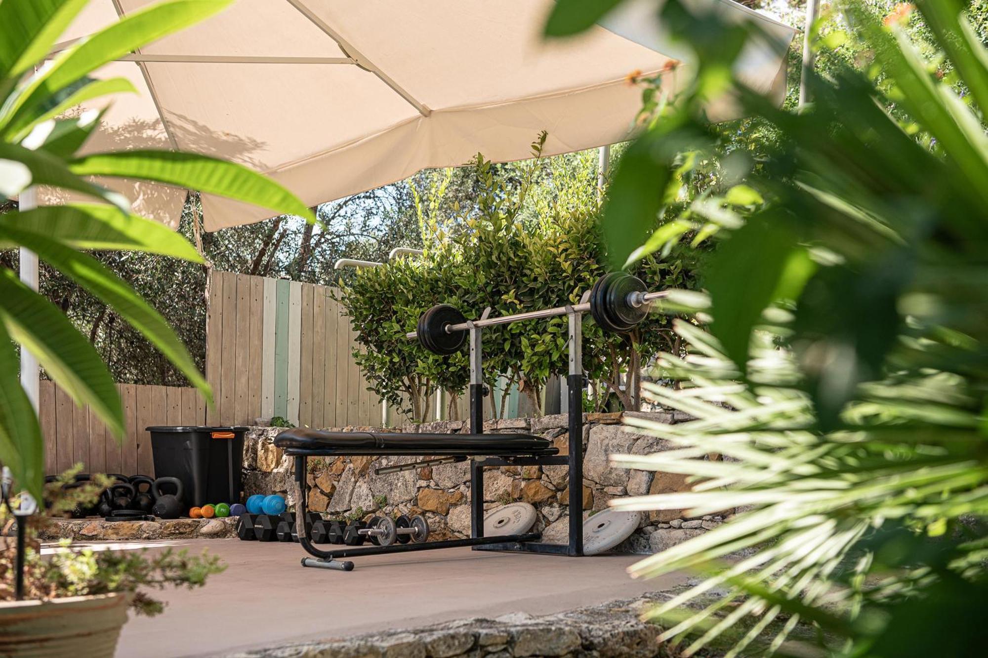 Andromia Studios & Apartments Agia Marina Екстериор снимка